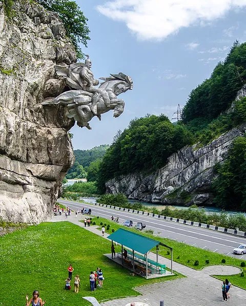 Даргавскому и суровому геналдонскому (кармадонскому) ущелью северной осетии. Otkroj Osetiyu Tury Po Osetii