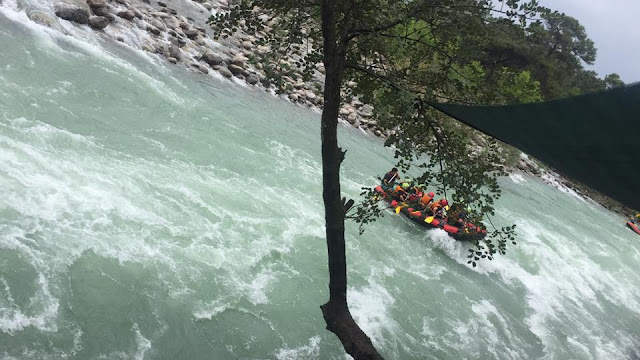 Стоимость водных прогулок на яхте от $25. Splav Po Peke Turciya Dostoprimechatelnosti Kayaking Ekskursii