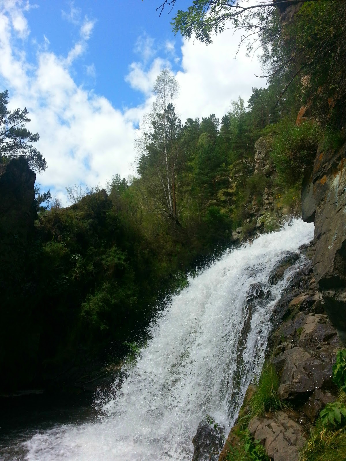 Что бы добраться до камышлинского водопада, нужно сначала доехать до базы . Hoping To Become Better Kamyshlinskij Vodopad Gornyj Altaj